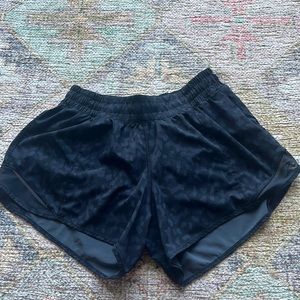 Lululemon low rise Hotty Hot shorts